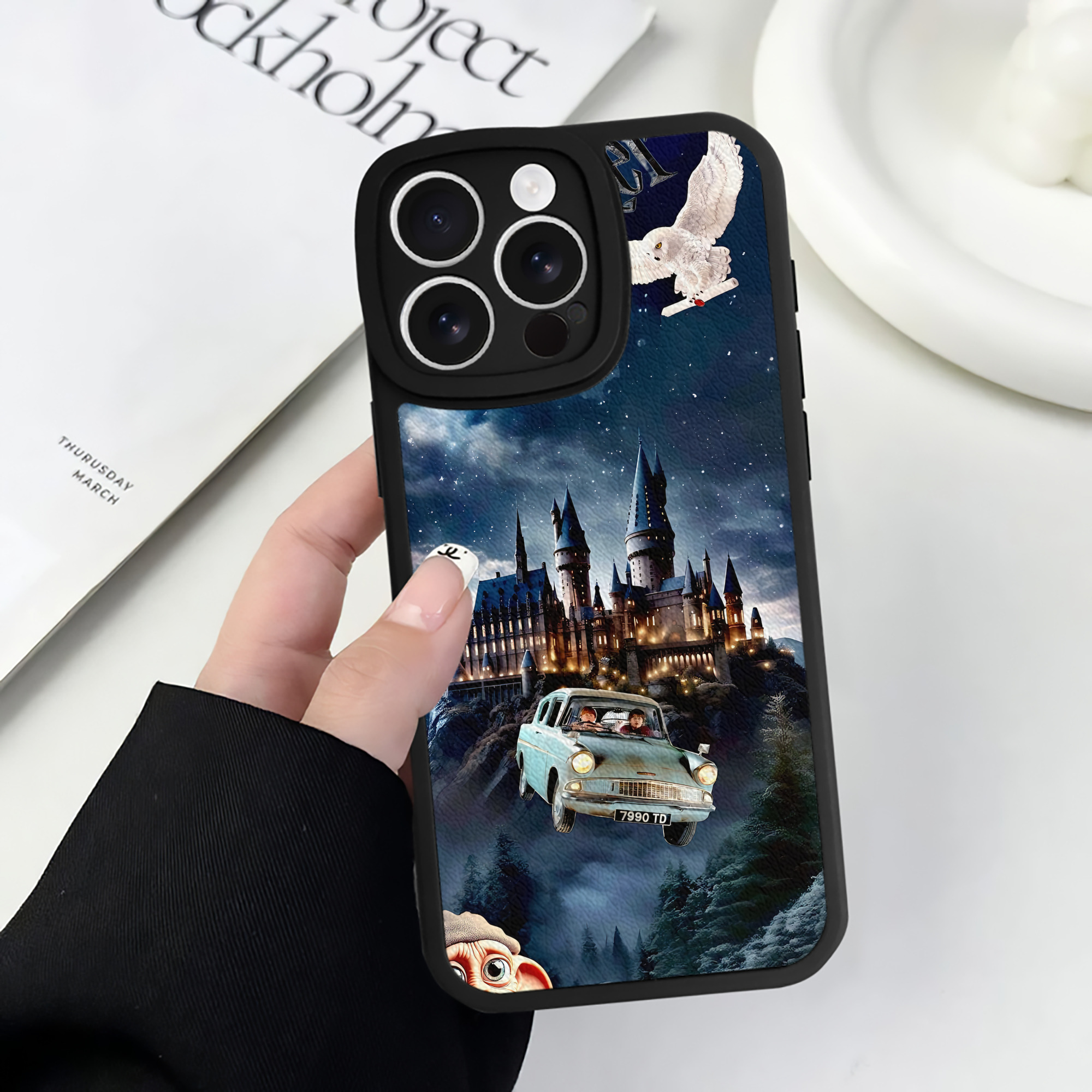 （画像用） Harry Potter ハリー・ポッターシリーズ 【iPhone 16シリーズ対応】シリコンスマホケース（レザー調） 材質：シリコン